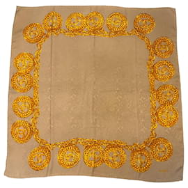 Foulard quadrato in twill di seta con stampa a catena Chanel taupe / oro
