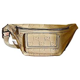 Borsa a cintura Gucci Jumbo GG in pelle bianca