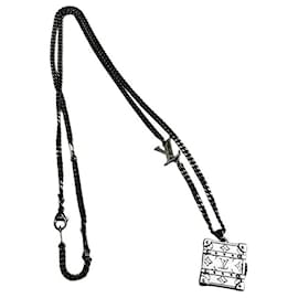 Collana Louis Vuitton LV Charm Monogram Pillcase Argento