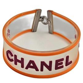 Bracciale Chanel CC manchette in gomma arancione