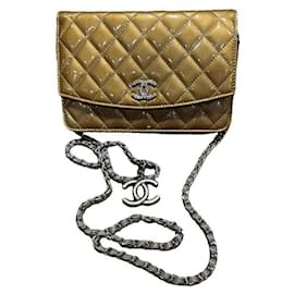Portafoglio Chanel con catena