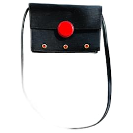Clutch Louis Vuitton de piel de avestruz negra