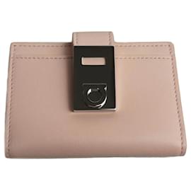 Gancini Hug Kartenetui von Salvatore Ferragamo