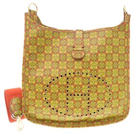 Borsa a Spalla in Pelle Solar Evelyne GM di Hermès