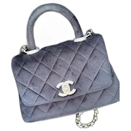 Borsa Chanel Coco Mini in velluto nero