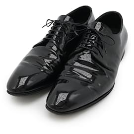 Scarpe Derby in pelle verniciata della linea Vendôme di Louis Vuitton