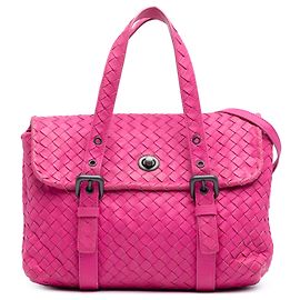 Borsa a tracolla in nappa rosa Intrecciato di Bottega Veneta