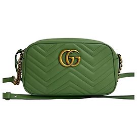 Gucci GG Marmont gesteppte Leder Schultertasche mit Kette