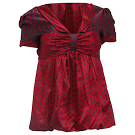 Blusa in seta bordeaux a pois e righe a V di Marc Jacobs