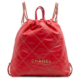 Chanel 22 Rucksack aus rotem gestepptem glänzendem Kalbsleder Large