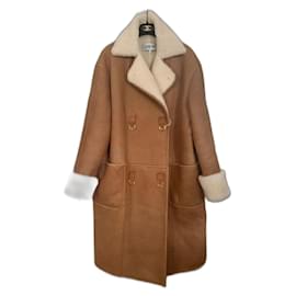 Abrigo Loewe de shearling y piel de cordero Cognac