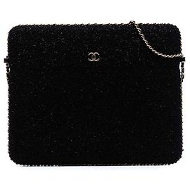 Supporto per tablet in tweed nero CC di Chanel con catena da indossare a tracolla