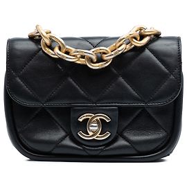 Chanel Mini Nera in Pelle di Agnello Trapuntata con Catena e Manico Superiore