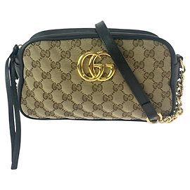 Bolsa de Ombro Matelassada Gucci GG Marmont