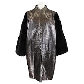 Versace Metallic/Schwarzer Krokodil-Prägung Leder und Pelz Reißverschluss Mantel