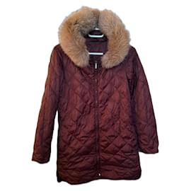 Doudoune Max Mara The Cube bordô com capuz de pele