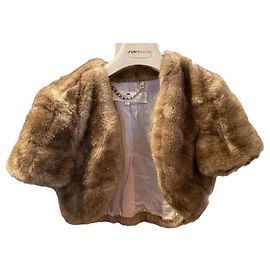 Magnífica chaqueta de piel sintética ELISABETTA FRANCHI color miel