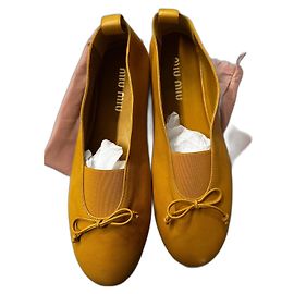 Bailarina Élan de Miu Miu en napa 41 color sol