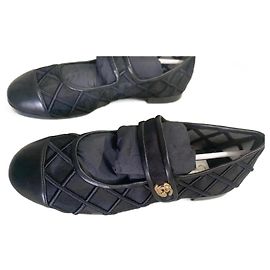 Ballerine Chanel Mary Jane CC TURN LOCK tessuto ricamato e pelle di agnello NERA