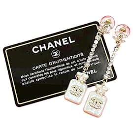 Ohrringe in Form einer Chanel-Parfümflasche