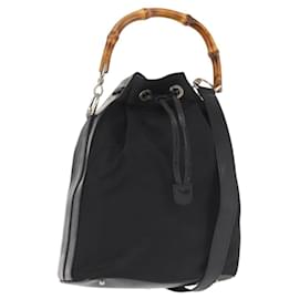 Borsa bucket vintage Gucci in nylon e pelle piccola con manico in bambù
