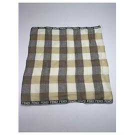 Bufanda de cuadros Fendi vintage marrón y blanco