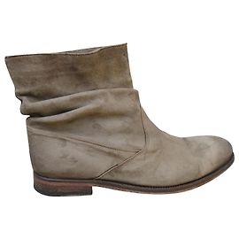 Botines Atelier Voisin de ante beige con efecto plisado
