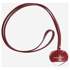 Saint Laurent Llavero de cuero charol rojo