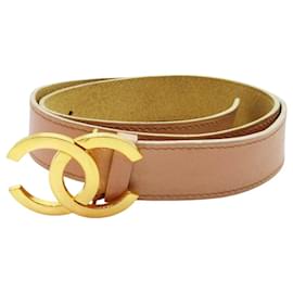 Hüftgürtel aus hellbraunem Kalbsleder mit goldenem CC-Logo von Chanel