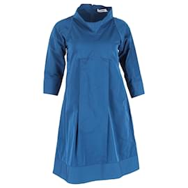 Vestido de algodón azul marino con cuello alto y mangas 3/4 de Jil Sander, largo hasta la rodilla