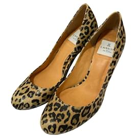 LANVIN en Bleu Leoparden Pumps