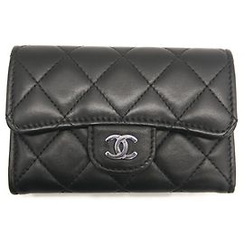 Tarjetero de piel de cordero acolchado Chanel