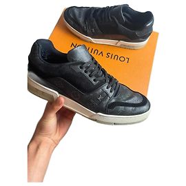 Sneakers Louis Vuitton in pelle nera