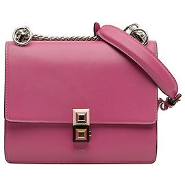 Fendi Pequeño Bolso Cruzado Kan I de Cuero Rosa