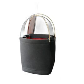 Borsa modello Trinity di Cartier in tessuto nero e pelle rossa