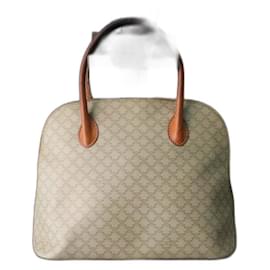Bolso Céline modelo Macadam logo triunfo beige