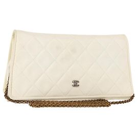 Portafoglio Chanel Full Flap su catena in pelle di agnello trapuntata