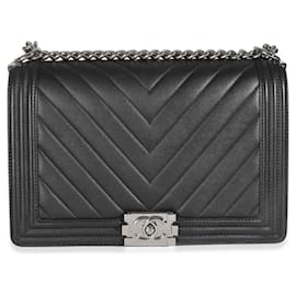Borsa Boy Nuova Media in Pelle di Vitello Nera Trapuntata a Chevron di Chanel