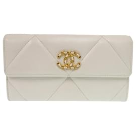 Portafoglio Lungo Chanel 19 in Pelle di Agnello Bianca