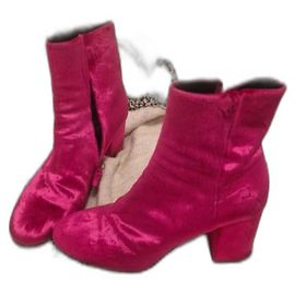 Botines Balenciaga de terciopelo fucsia