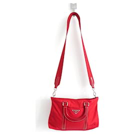Prada Vintage 2004 Rote Nylon Umhängetasche