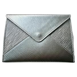 LOUIS VUITTON Pochette de cuero Epi PLATA COMO NUEVO