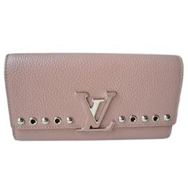 LOUIS VUITTON Portafoglio Capucines in Pelle Grana Rosa Condizioni Quasi Nuove