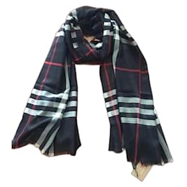 Stola Burberry in lana e seta nera