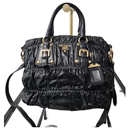 PRADA Gaufre Tote Bag aus Nappa-Leder in Schwarz - Prada