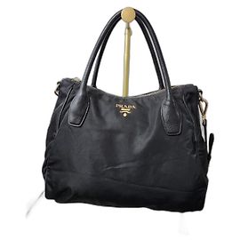 Borsa tote Prada in nylon e pelle nera