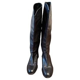 Schwarze Stiefel mit CC-Logo von Chanel 39