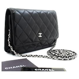CHANEL Schwarze Klassische Geldbörse mit Kette WOC Schultertasche aus Lammleder