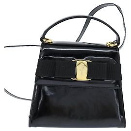 Vala Handtasche aus Lackleder von Salvatore Ferragamo