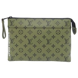 Pochette Voyage Souvre da uomo di Louis Vuitton